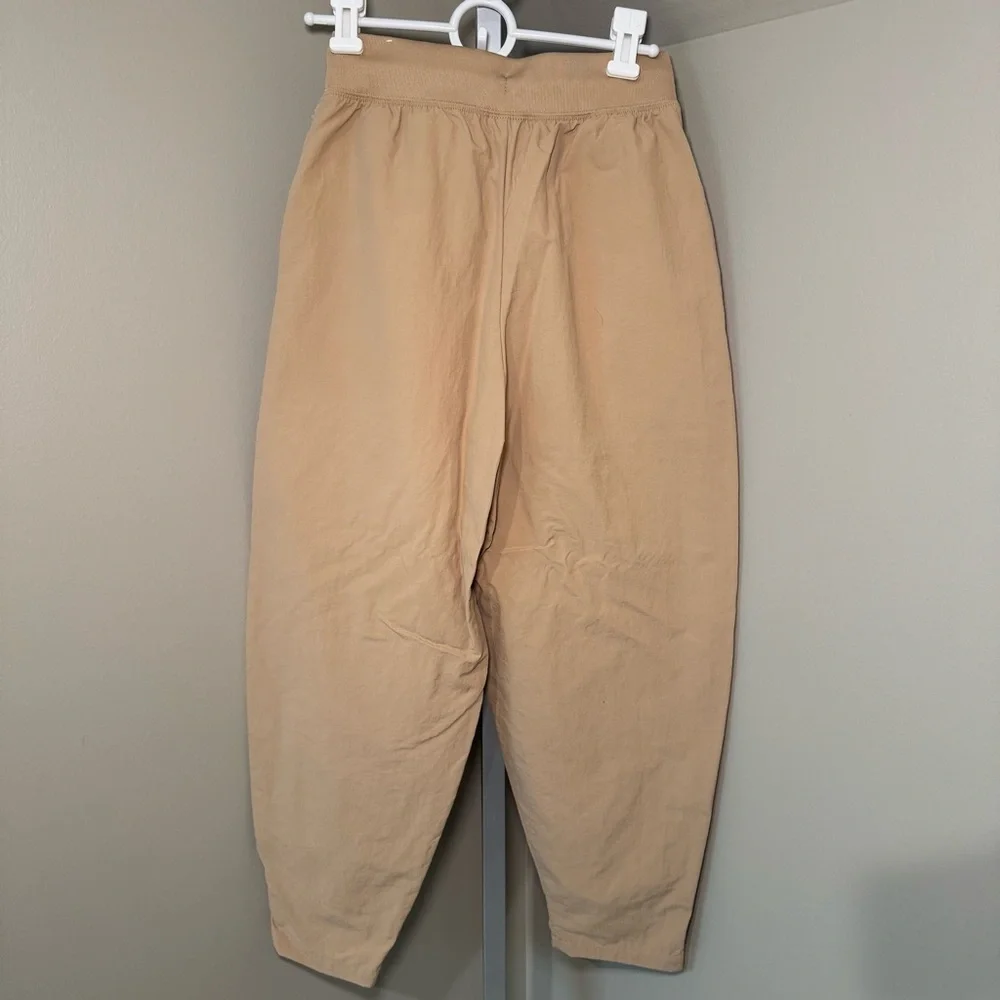 Nike Women's Essential Woven‎ Cropped High Rise Jogger Pants XS Teddy Pockets